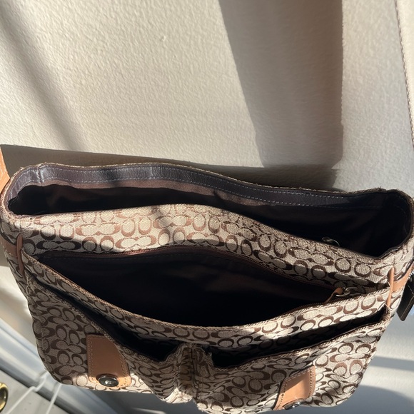 Vintage Coach Logo Signature Messenger Bag - Picture 10 of 13